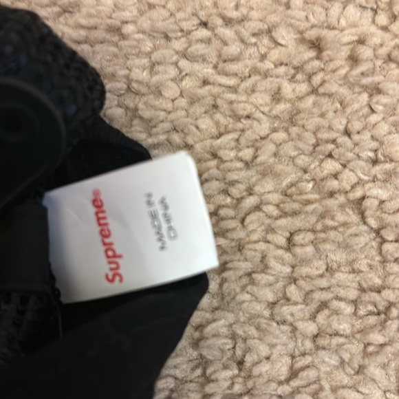 SUPREME HAT - Picture 4 of 4